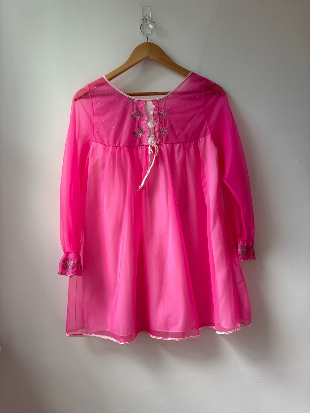 Vintage 60s Sheer Peignoir Embroidered - Picture 13 of 13